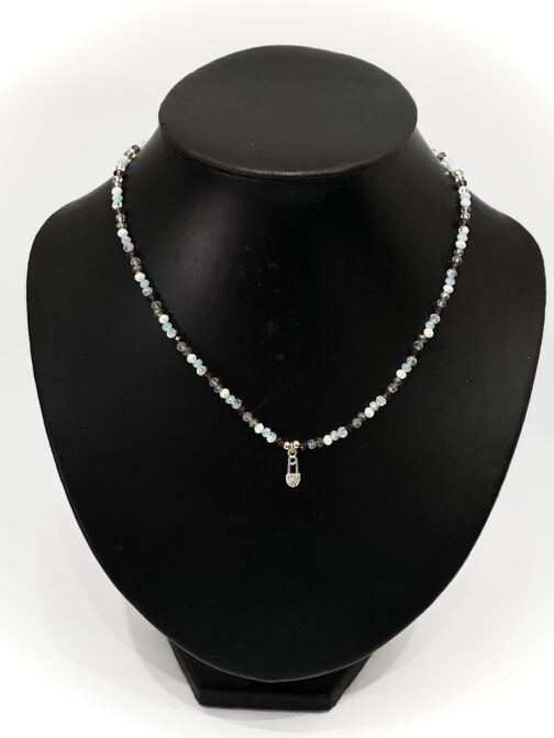Collar de cristal checo y dije de prendedor